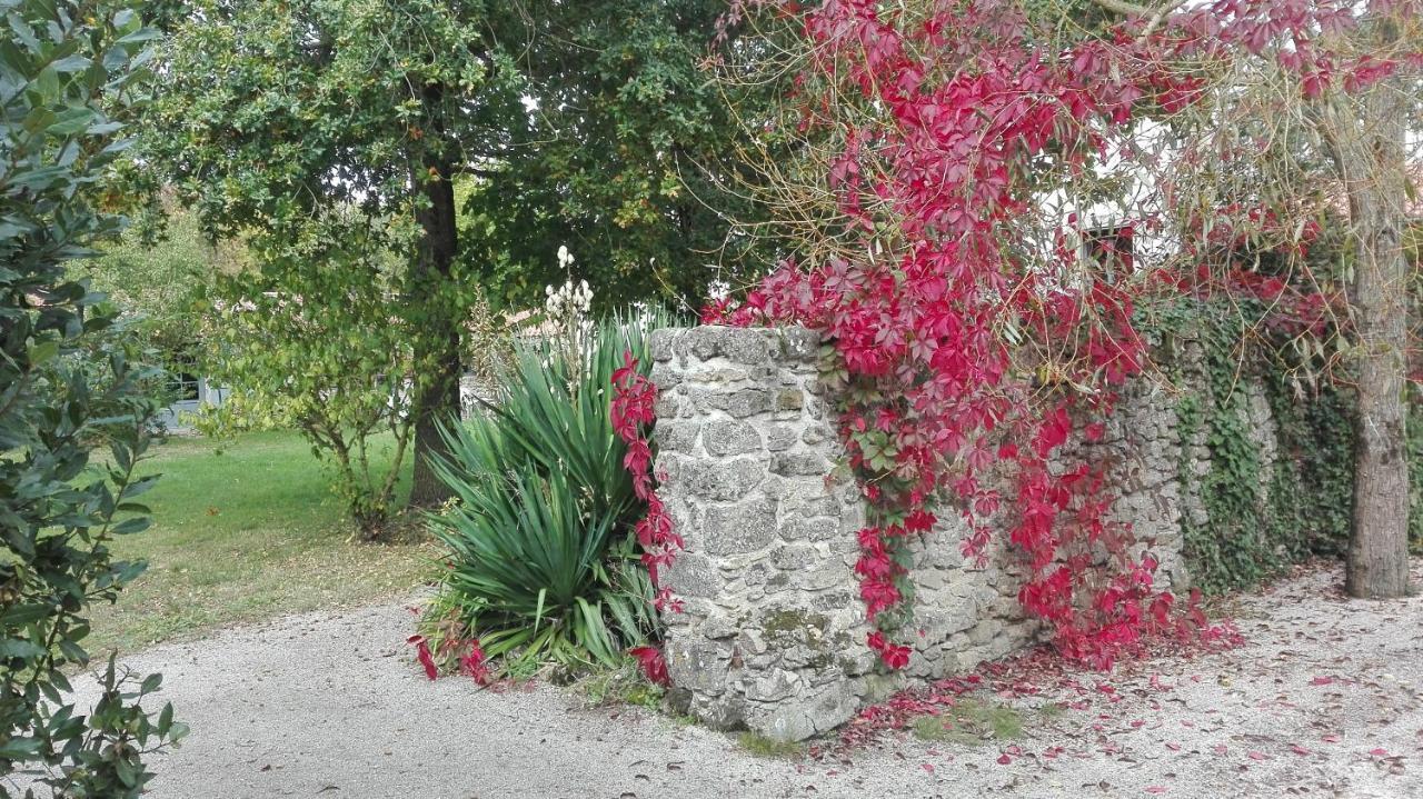 Au Logis De La Mongie Soullans Exterior foto