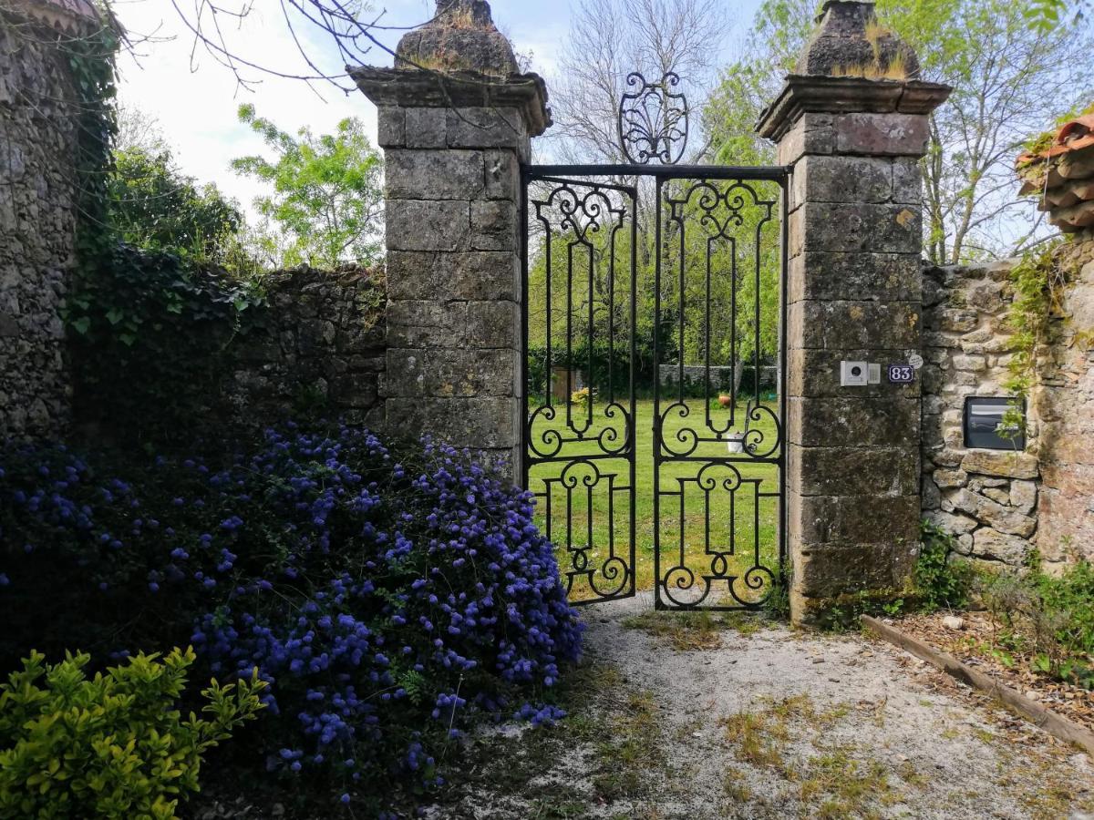 Au Logis De La Mongie Soullans Exterior foto