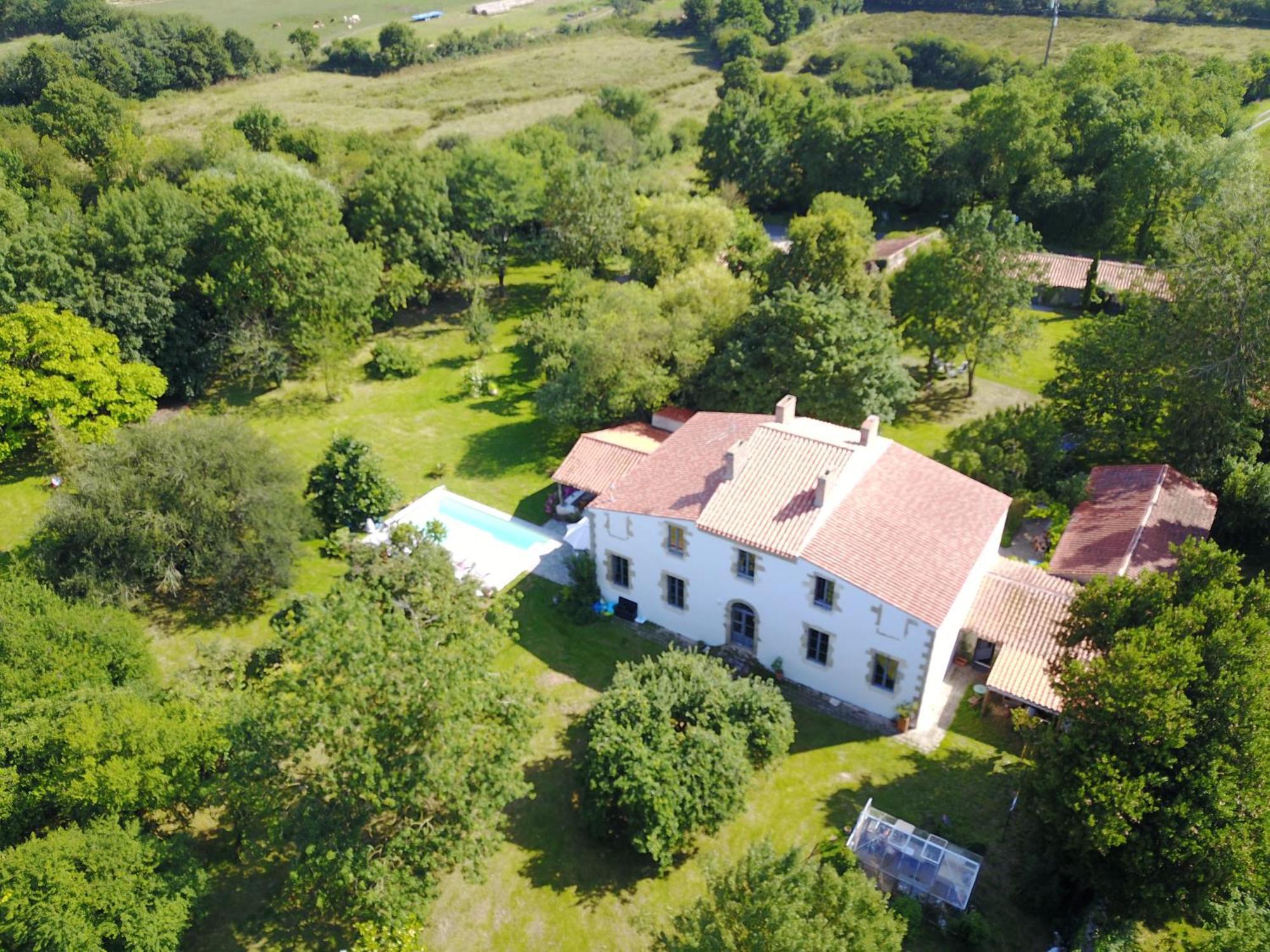 Au Logis De La Mongie Soullans Exterior foto